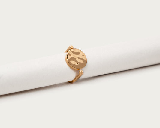 خاتم القمر ذهبي